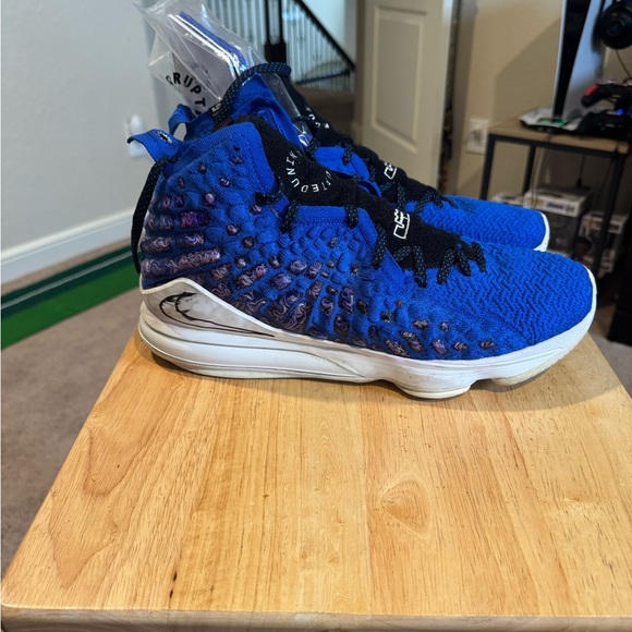 Nike Blue and Black Lebron Uninterrupted Size 14 - Picture 5 of 5